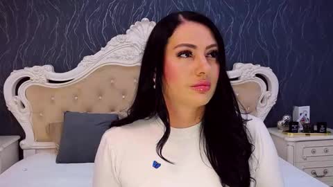 Laura online show from 11-04-25, 07:18