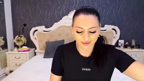 Snapshot of laurenjenssen chatting on 03-09-26, 03:38 Laura online show from 03-09-26, 03:38