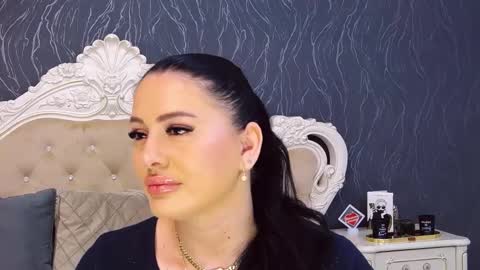 Snapshot of laurenjenssen chatting on 03-22-26, 02:42 Laura online show from 03-22-26, 02:42