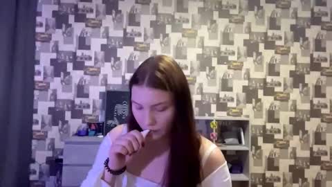 Hannah online show from 09-09-25, 04:17