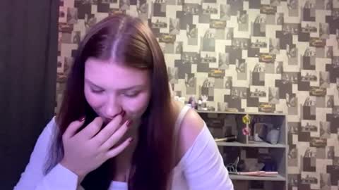 Hannah online show from 09-10-25, 04:07