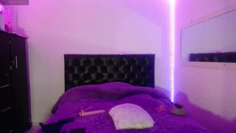 laurenkenner28_ online show from 10-10-25, 09:36