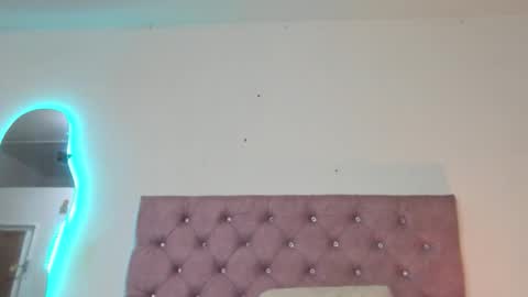 Snapshot of laurenlaine99 chatting on 02-22-26, 11:25 laurenlaine online show from 02-22-26, 11:25