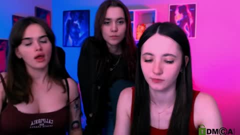 Laure online show from 05-11-26, 04:04