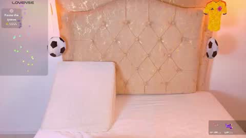 laurenn_smitth online show from 06-17-26, 12:40
