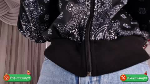 Lauren Saenz online show from 12-18-24, 12:07