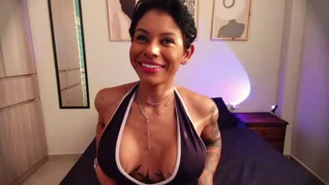 Lauren Saenz online show from 06-24-26, 12:04