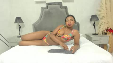 Snapshot of laurensnow1_ chatting on 04-29-26, 05:30 Lauren online show from 04-29-26, 05:30