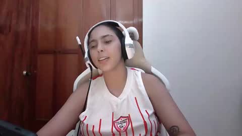 Snapshot of laurent0502 chatting on 12-06-24, 01:07 Laurent online show from 12-06-24, 01:07