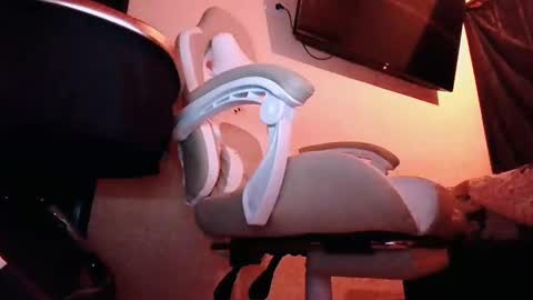 Snapshot of laurent0502 chatting on 02-10-25, 05:03 Laurent online show from 02-10-25, 05:03