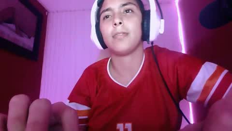 Snapshot of laurent0502 chatting on 02-22-25, 05:02 Laurent online show from 02-22-25, 05:02