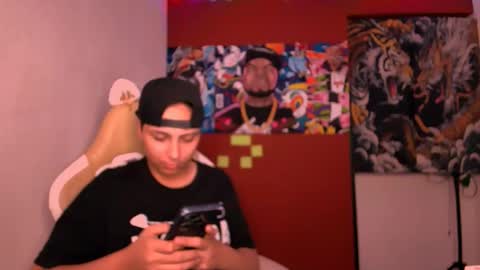 Snapshot of laurent0502 chatting on 10-11-25, 04:01 Laurent online show from 10-11-25, 04:01