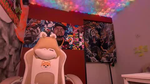 Snapshot of laurent0502 chatting on 10-17-25, 04:04 Laurent online show from 10-17-25, 04:04