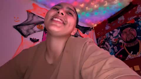 Snapshot of laurent0502 chatting on 11-01-25, 09:06 Laurent online show from 11-01-25, 09:06