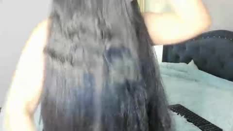 Snapshot of laurent_jones chatting on 12-19-25, 04:52 daniela angel online show from 12-19-25, 04:52