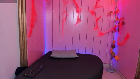 laurent_scott_ online show from 10-30-25, 04:36