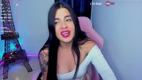 Snapshot of laurenth_foxy chatting on 02-18-25, 10:58 lau online show from 02-18-25, 10:58