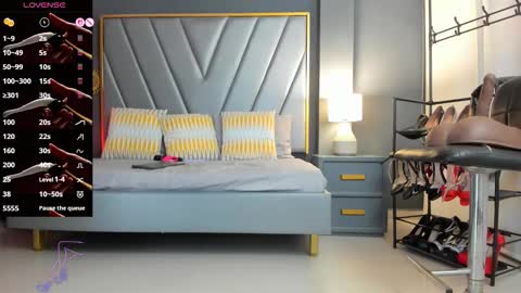 LAUREN My schedule 1400 - 2200 GMT -5 online show from 10-28-25, 07:38