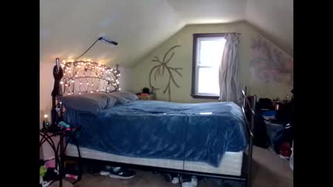 Snapshot of laureybabe44 chatting on 01-16-25, 08:36 Lauren online show from 01-16-25, 08:36