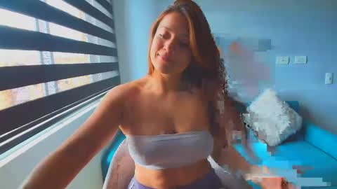 Snapshot of lauri_fit chatting on 03-19-26, 04:33 Lauri online show from 03-19-26, 04:33