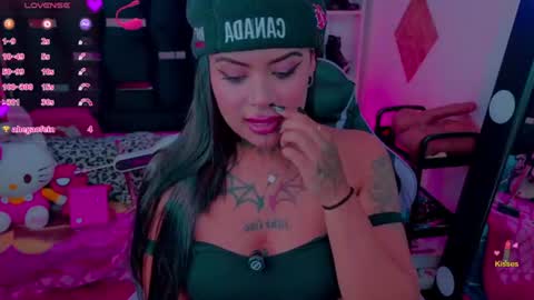Snapshot of lauri_ink chatting on 06-14-26, 06:04 lauri online show from 06-14-26, 06:04