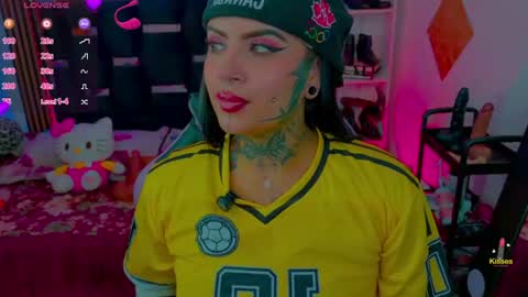 Snapshot of lauri_ink chatting on 06-18-26, 02:34 lauri online show from 06-18-26, 02:34
