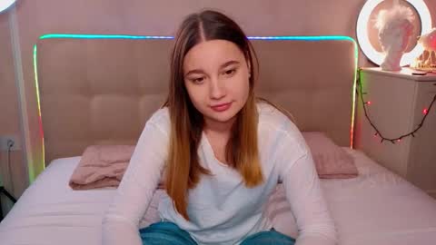 Snapshot of laurieperez chatting on 12-22-25, 12:57 Lola online show from 12-22-25, 12:57