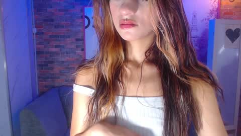 Snapshot of laurita_b chatting on 12-12-24, 08:21 Laurita online show from 12-12-24, 08:21