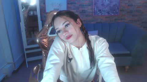 Snapshot of laurita_b chatting on 12-30-24, 08:25 Laurita online show from 12-30-24, 08:25