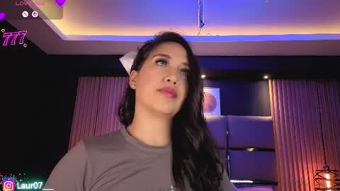 Lau Roberts online show from 06-19-26, 03:44