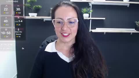 Snapshot of lauryn_jones chatting on 06-22-26, 08:39 Laury online show from 06-22-26, 08:39