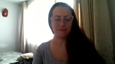Snapshot of lauryn_jones chatting on 07-21-26, 06:21 Laury online show from 07-21-26, 06:21