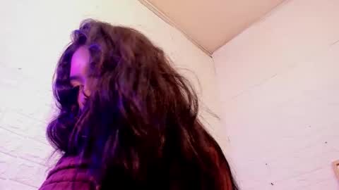 Laury and Narem online show from 02-11-26, 06:18