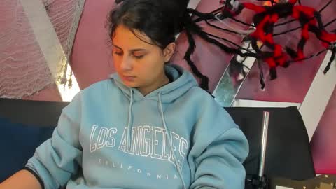 Snapshot of laurynjeffers chatting on 10-30-25, 03:30 LaurynJeffers online show from 10-30-25, 03:30