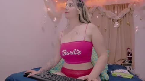 Lauu G online show from 12-27-24, 04:04