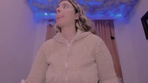 Lauu G online show from 03-01-25, 07:41