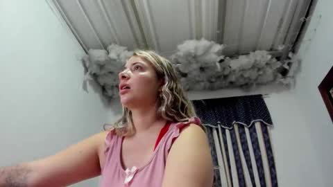 Snapshot of lauu_g chatting on 02-12-26, 10:21 Lauu G online show from 02-12-26, 10:21