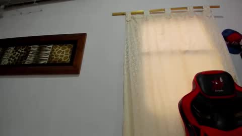 Snapshot of lauu_g chatting on 03-06-26, 01:18 Lauu G online show from 03-06-26, 01:18