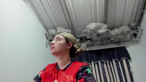 Snapshot of lauu_g chatting on 03-13-26, 10:33 Lauu G online show from 03-13-26, 10:33