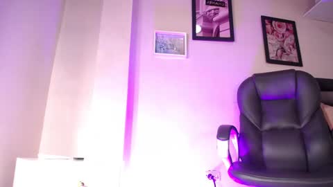 LauWild online show from 01-16-26, 11:25