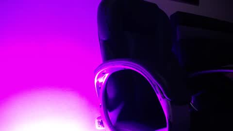 LauWild online show from 01-17-26, 11:15