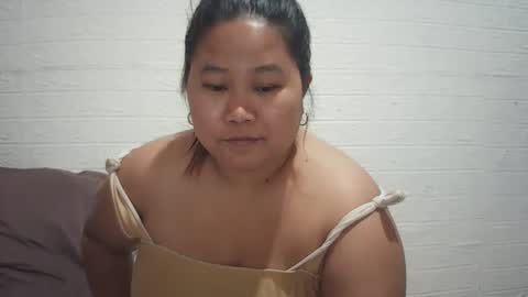 Snapshot of lavalyn214 chatting on 02-10-26, 02:43 lavalyn214 online show from 02-10-26, 02:43