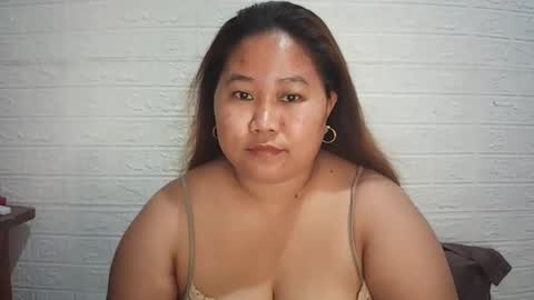 Snapshot of lavalyn214 chatting on 05-15-26, 02:35 lavalyn214 online show from 05-15-26, 02:35