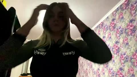 Snapshot of lavetaterpstra chatting on 02-12-26, 04:24 Elizabeth online show from 02-12-26, 04:24