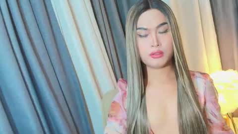 Snapshot of lavictoria_ladyboy chatting on 09-18-25, 12:51 Victoria online show from 09-18-25, 12:51