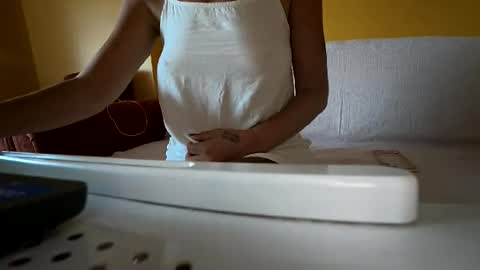 Snapshot of lavinyacan chatting on 06-13-26, 04:27 Lavinya Can online show from 06-13-26, 04:27