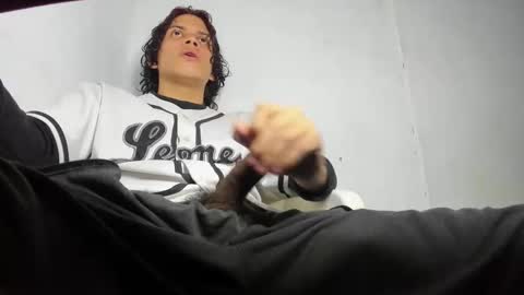 Snapshot of lax777_ chatting on 10-28-25, 02:04 ZAmbrano online show from 10-28-25, 02:04