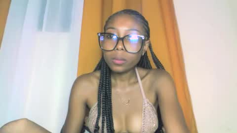 layannek online show from 10-21-25, 03:24