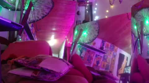 Snapshot of laye19 chatting on 01-06-25, 12:27 Laye19 online show from 01-06-25, 12:27