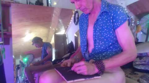 Snapshot of laye19 chatting on 01-09-25, 06:04 Laye19 online show from 01-09-25, 06:04